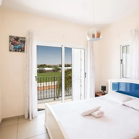 Picture This Enjoying Your Holiday In A Luxury 5 Star In For Less Than A 1307 *