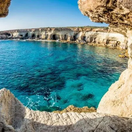 Willa Picture This Enjoying Your Holiday In A Luxury 5 Star In For Less Than A 1307 Paralimni