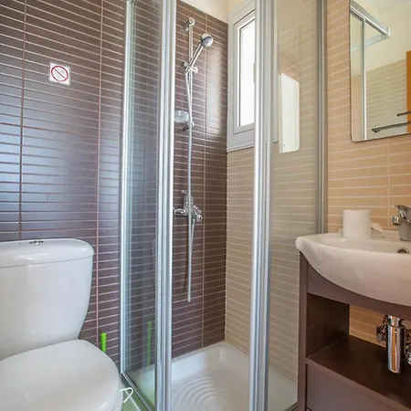 Picture This Enjoying Your Holiday In A Luxury 5 Star In For Less Than A 1307 *